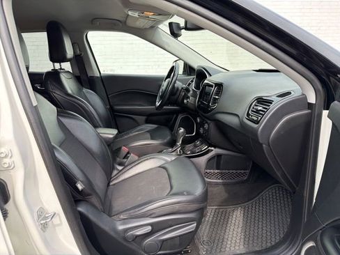 Used 2020 Jeep Compass Latitude image 11