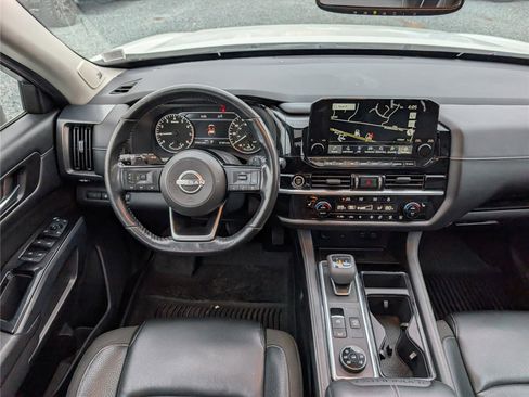 Used 2022 Nissan Pathfinder SL w/ SL Premium Package image 19