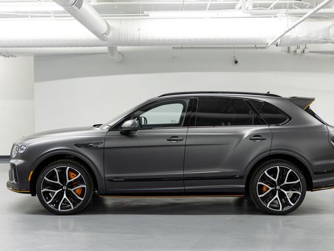 New 2026 Bentley Bentayga Speed image 2