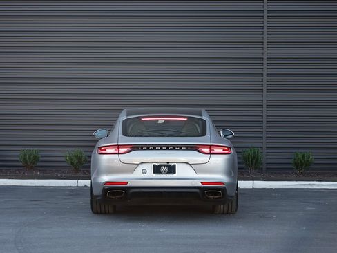 Used 2021 Porsche Panamera 4 image 6