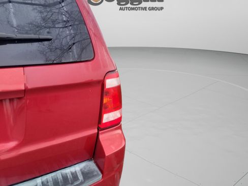 Used 2011 Ford Escape XLT w/ 202A Rapid Spec Order Code image 17
