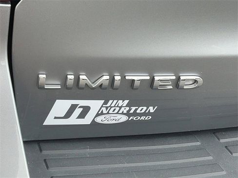 Used 2024 Ford Expedition Limited image 11