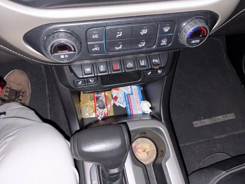 Used 2021 GMC Canyon Denali image 11