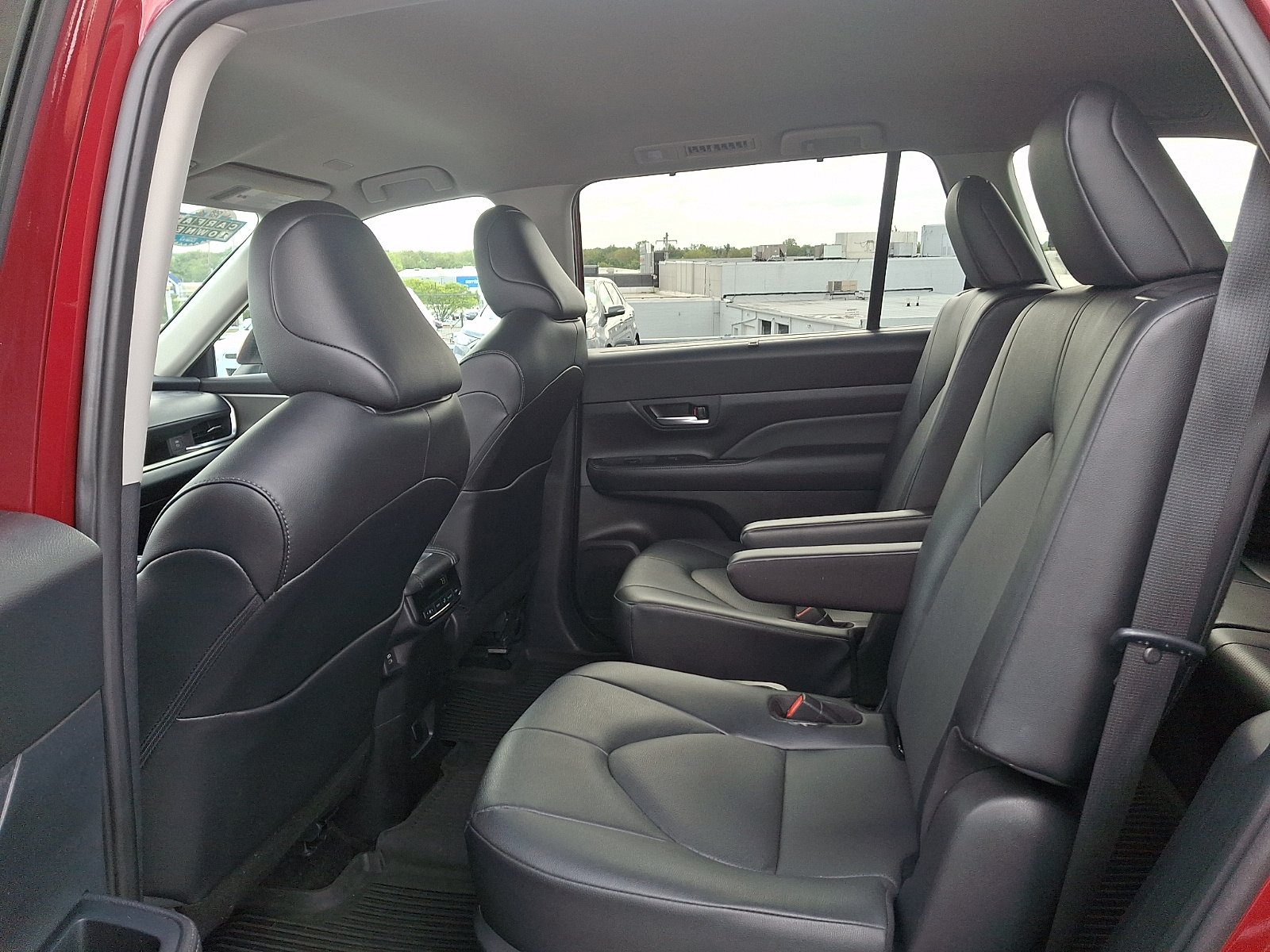 Used 2024 Toyota Grand Highlander AWD image 11