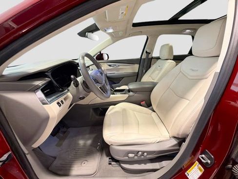 Certified 2018 Cadillac XT5 Luxury w/ Driver Awareness Package AWD/4WD image 19
