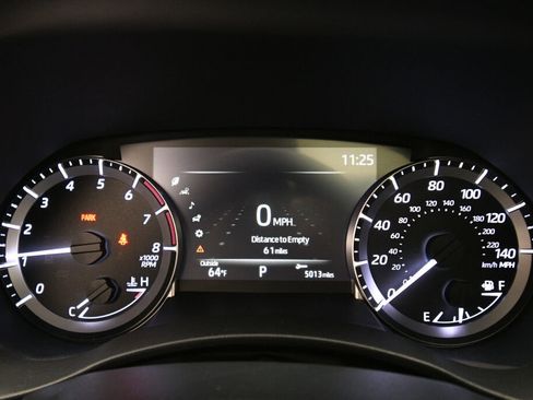 Certified 2023 Toyota Highlander XLE image 13