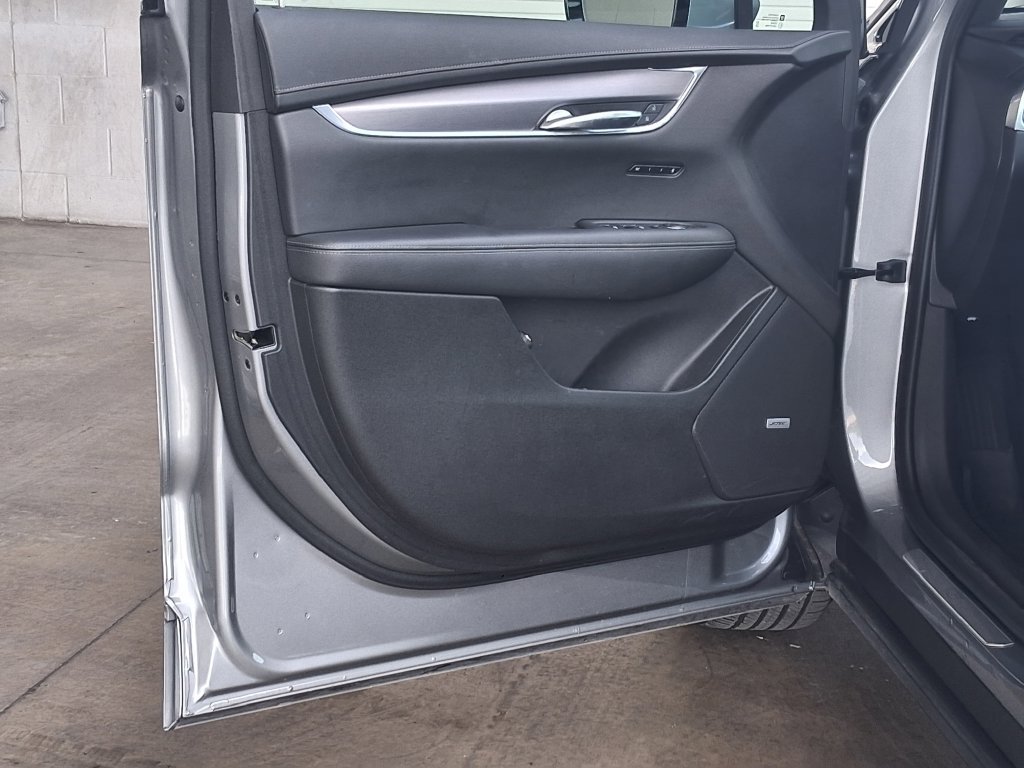 Used 2024 Cadillac XT6 Luxury w/ LPO, Floor Liner Package FWD image 16