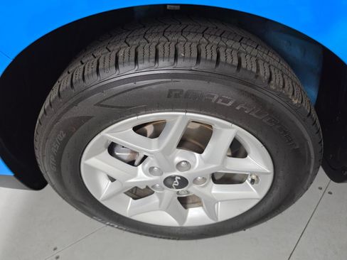 Used 2025 Kia Soul S FWD image 9