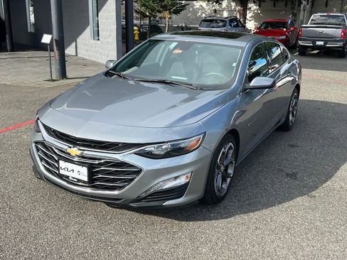 Used 2023 Chevrolet Malibu LT image 3