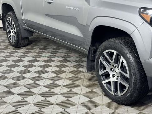 Used 2023 Chevrolet Colorado Z71 w/ Z71 Convenience Package 2 AWD/4WD image 12
