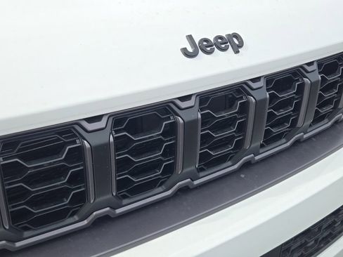 New 2026 Jeep Grand Cherokee Limited w/ Limited Altitude Package image 3