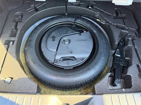 Used 2023 MAZDA MAZDA3 s image 33