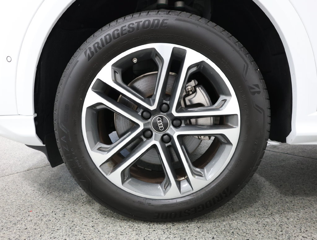 Used 2025 Audi Q5 Premium w/ Premium Plus AWD/4WD image 5