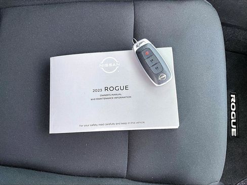 Used 2023 Nissan Rogue S image 11