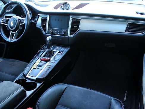 Used 2017 Porsche Macan GTS image 18