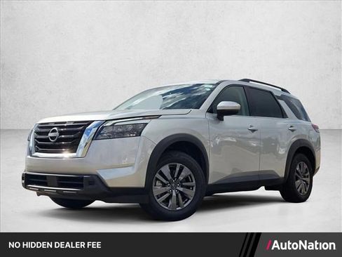 Used 2025 Nissan Pathfinder SV FWD image 1