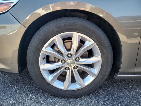 Used 2020 Chevrolet Malibu LT FWD image 9