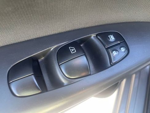 Used 2018 Nissan Sentra S image 17