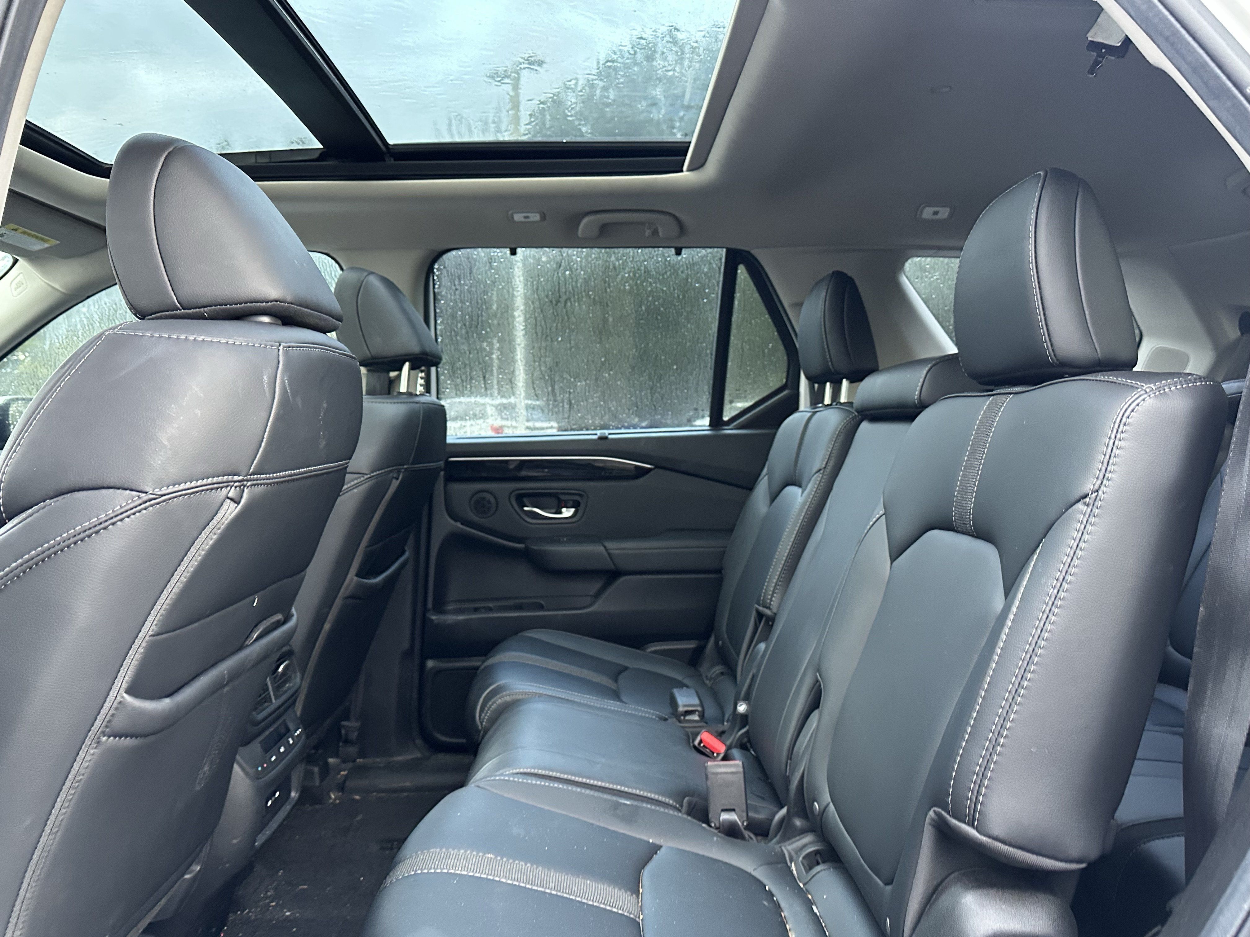 Used 2024 Honda Pilot Touring image 9