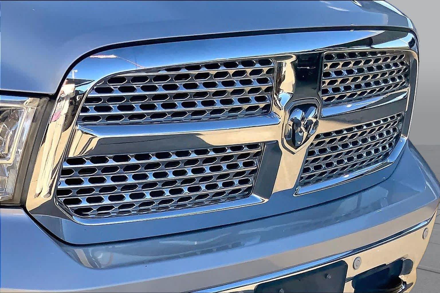 Used 2017 RAM 1500 Laramie w/ Convenience Group AWD/4WD image 28