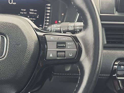 Used 2023 Honda Pilot Elite image 16