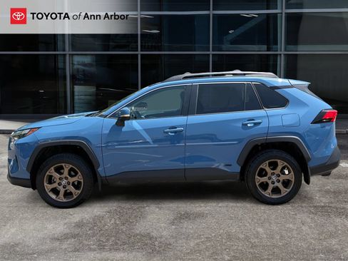 Used 2023 Toyota RAV4 AWD Hybrid image 8