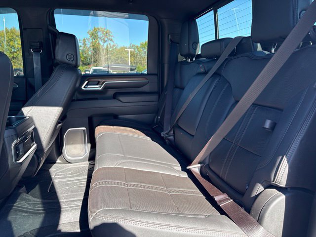 Used 2024 Chevrolet Silverado 2500 High Country w/ High Country Premium Package AWD/4WD image 31