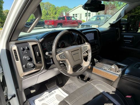 Used 2019 GMC Sierra 3500 Denali w/ Duramax Plus Package image 24