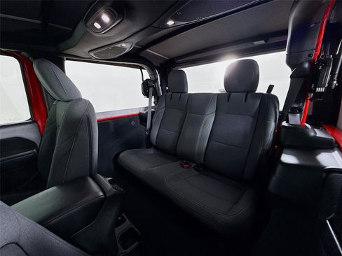 Used 2025 Jeep Wrangler Sport image 22
