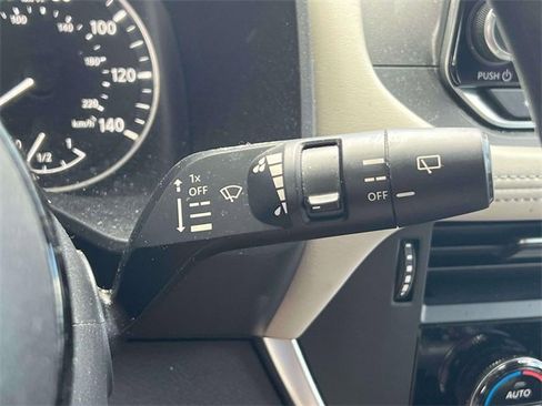 Used 2023 Nissan Rogue SV image 23