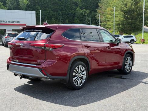 Used 2022 Toyota Highlander Platinum AWD/4WD image 6