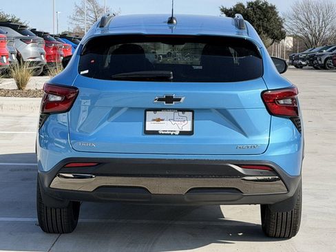 New 2026 Chevrolet Trax ACTIV w/ Sunroof Package FWD image 5