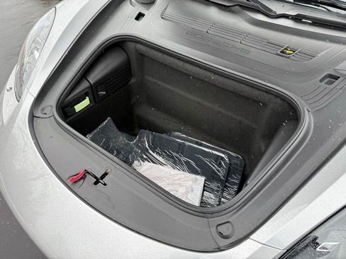 Used 2024 Porsche 718 Cayman w/ Premium Package image 11