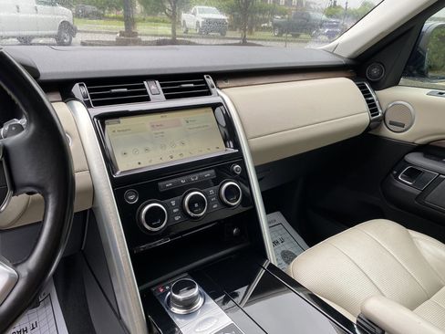 Used 2018 Land Rover Discovery HSE AWD/4WD image 21