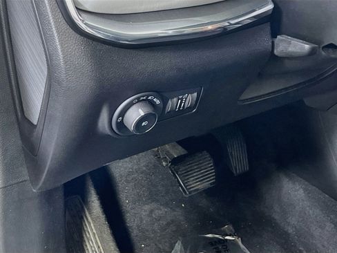 Used 2022 Jeep Compass Limited w/ Sun and Sound Group AWD/4WD image 10