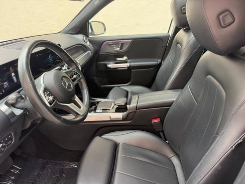 Used 2020 Mercedes-Benz GLB 250 4MATIC image 13