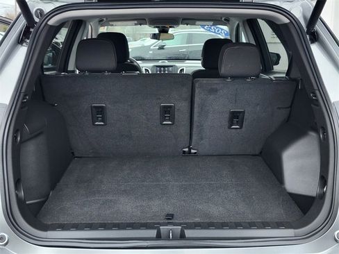 Used 2023 Chevrolet Equinox LT image 30