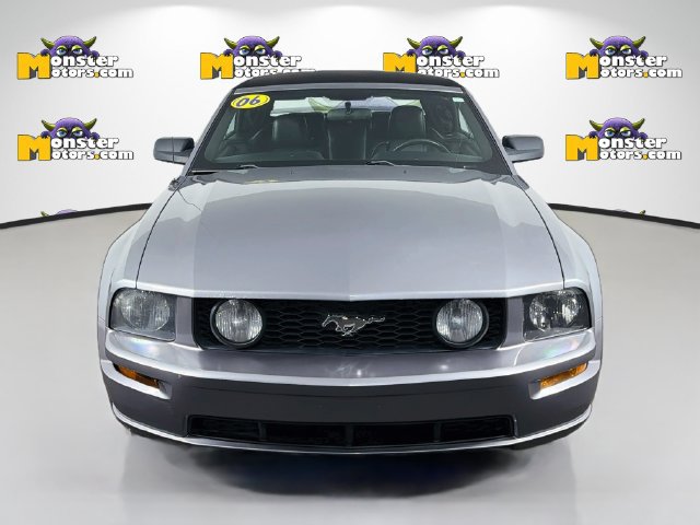 Used 2006 Ford Mustang GT Premium RWD image 2