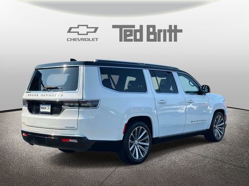 Used 2023 Jeep Grand Wagoneer L Series II AWD/4WD image 4