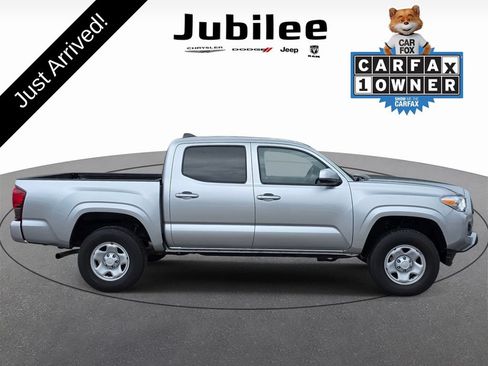 Used 2022 Toyota Tacoma SR AWD/4WD image 29