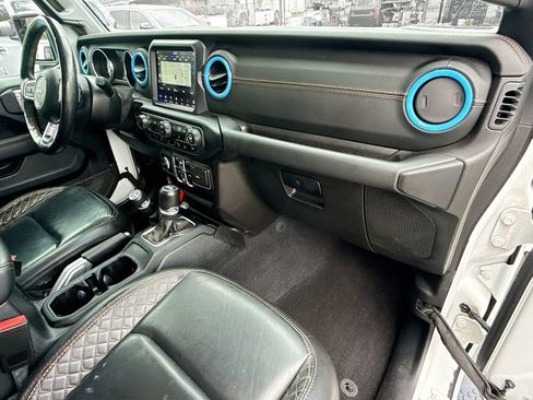 Used 2021 Jeep Wrangler Unlimited Sahara image 33