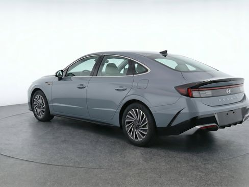 Used 2025 Hyundai Sonata SEL FWD image 6