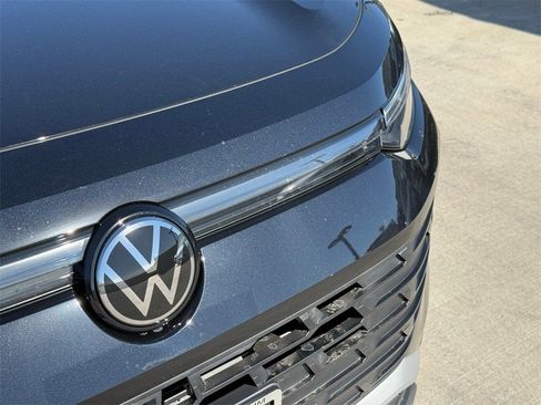 New 2026 Volkswagen Tiguan SE image 4