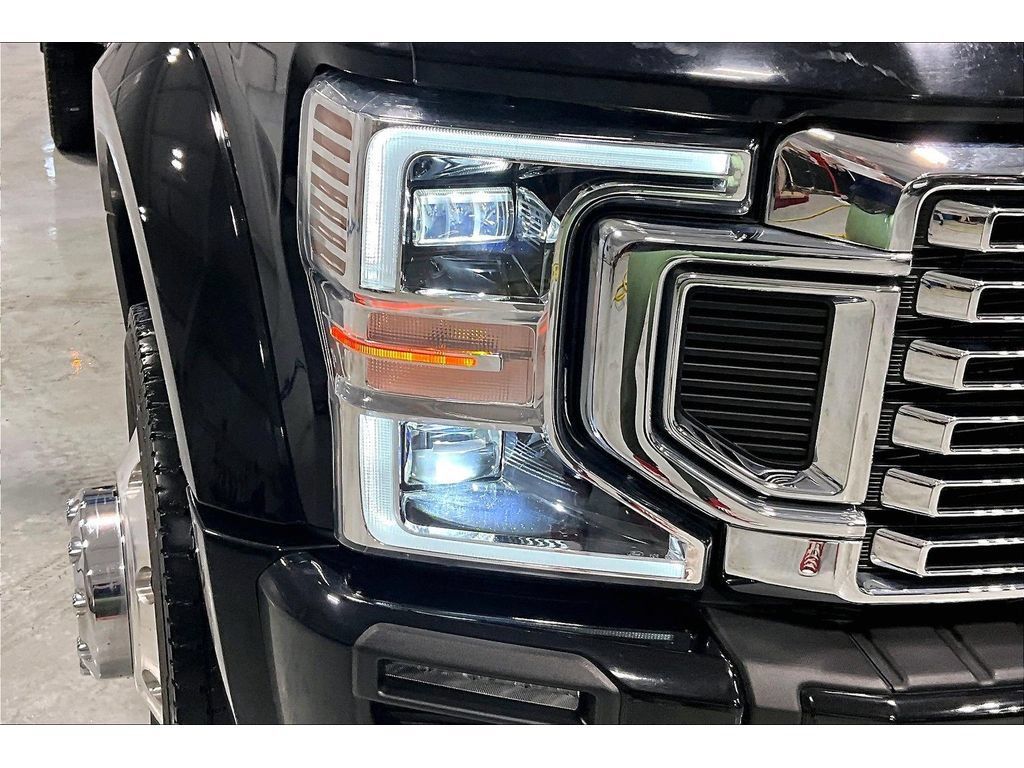 Used 2022 Ford F450 Platinum w/ FX4 Off-Road Package AWD/4WD image 29