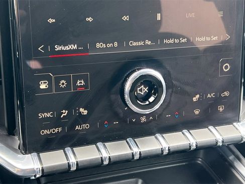 Used 2025 GMC Acadia Elevation image 22