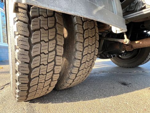 Used 2012 Ford F550 165  W.B. 2D w/ PWR Equipment Group image 19