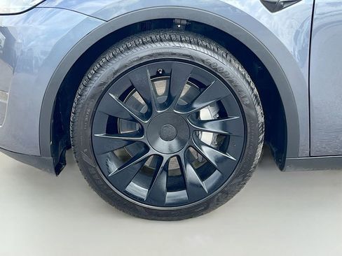 Used 2023 Tesla Model Y Long Range AWD/4WD image 31