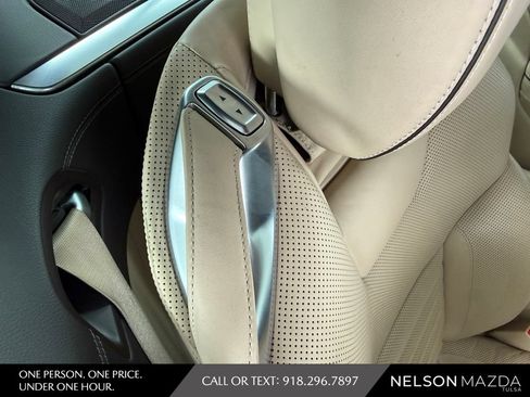 Used 2014 Mercedes-Benz SL 550 image 37