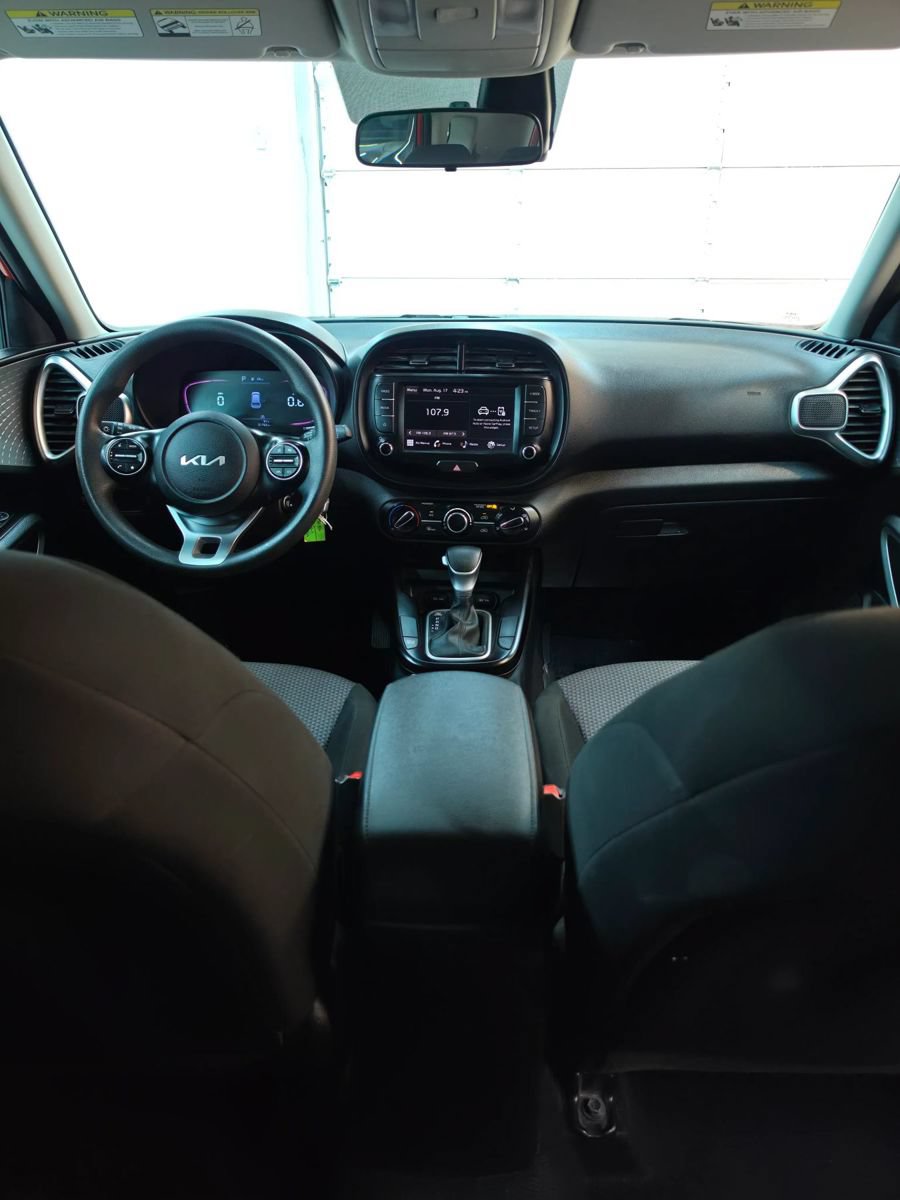 Used 2024 Kia Soul LX w/ Option Group 015 FWD image 33