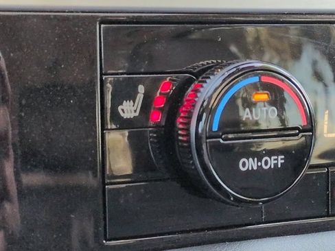 Used 2025 Nissan Pathfinder SL w/ SL Premium Package FWD image 23